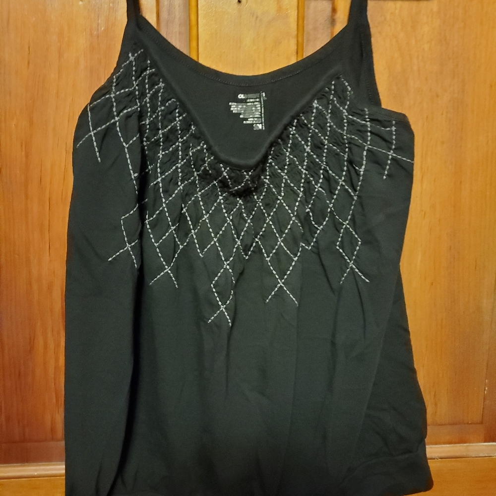 Womens Old Navy embroidered tank top
